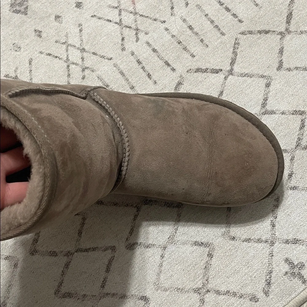 UGG Classic Short Boot Gray Size 8 - Picture 6 of 11